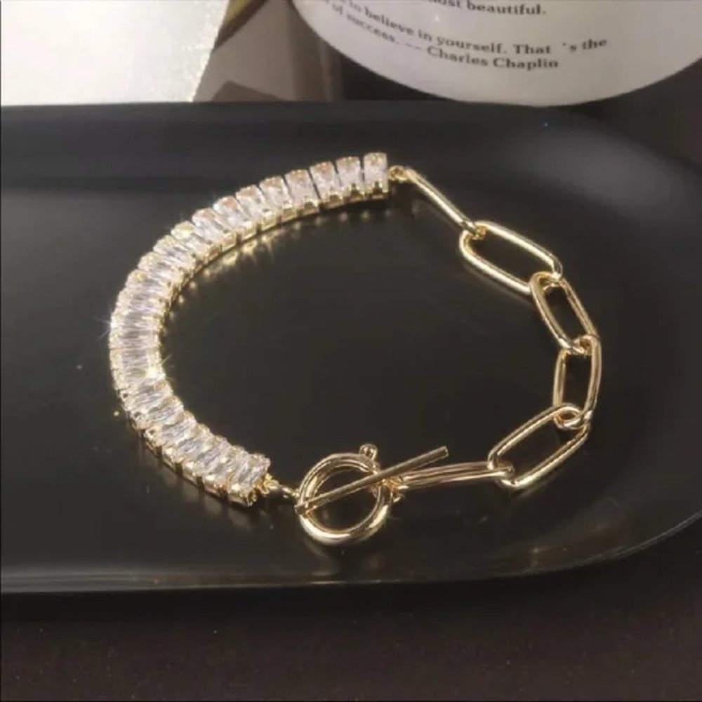 New Gorgeous Luxury Golden Tone Bracelet